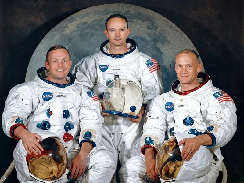 Armstrong, Aldrin và Collins đảm nhiệm ba vai trò khác nhau