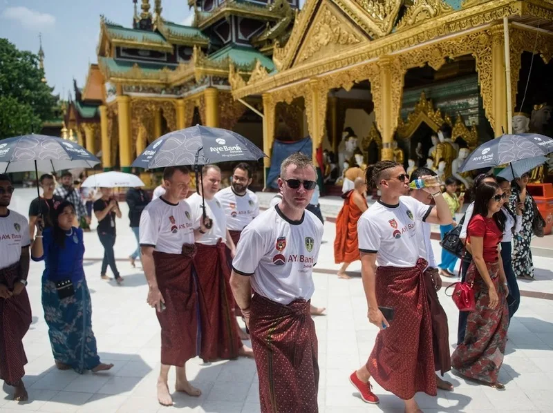 Longyi vẫn hiện diện trong sinh hoạt và lễ hội ở Myanmar hiện nay